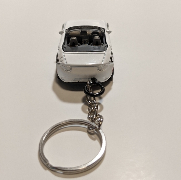 Mazda Miata / MX5 ND Convertible Custom Keychain Hot Wheels - Picture 2 of 5